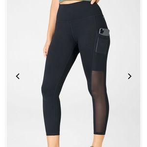 Fabletics High Waisted Mila crop legging